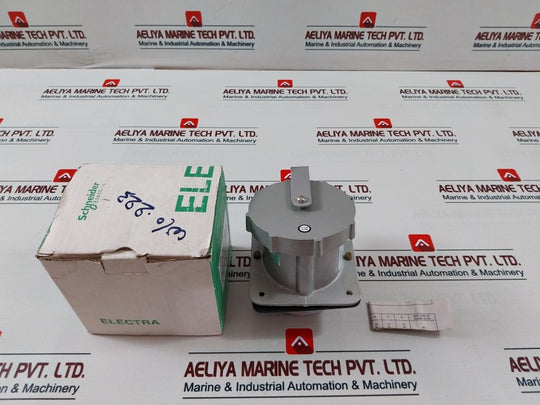 Schneider Electric 63A Metal Clad Protected Socket 380/440V