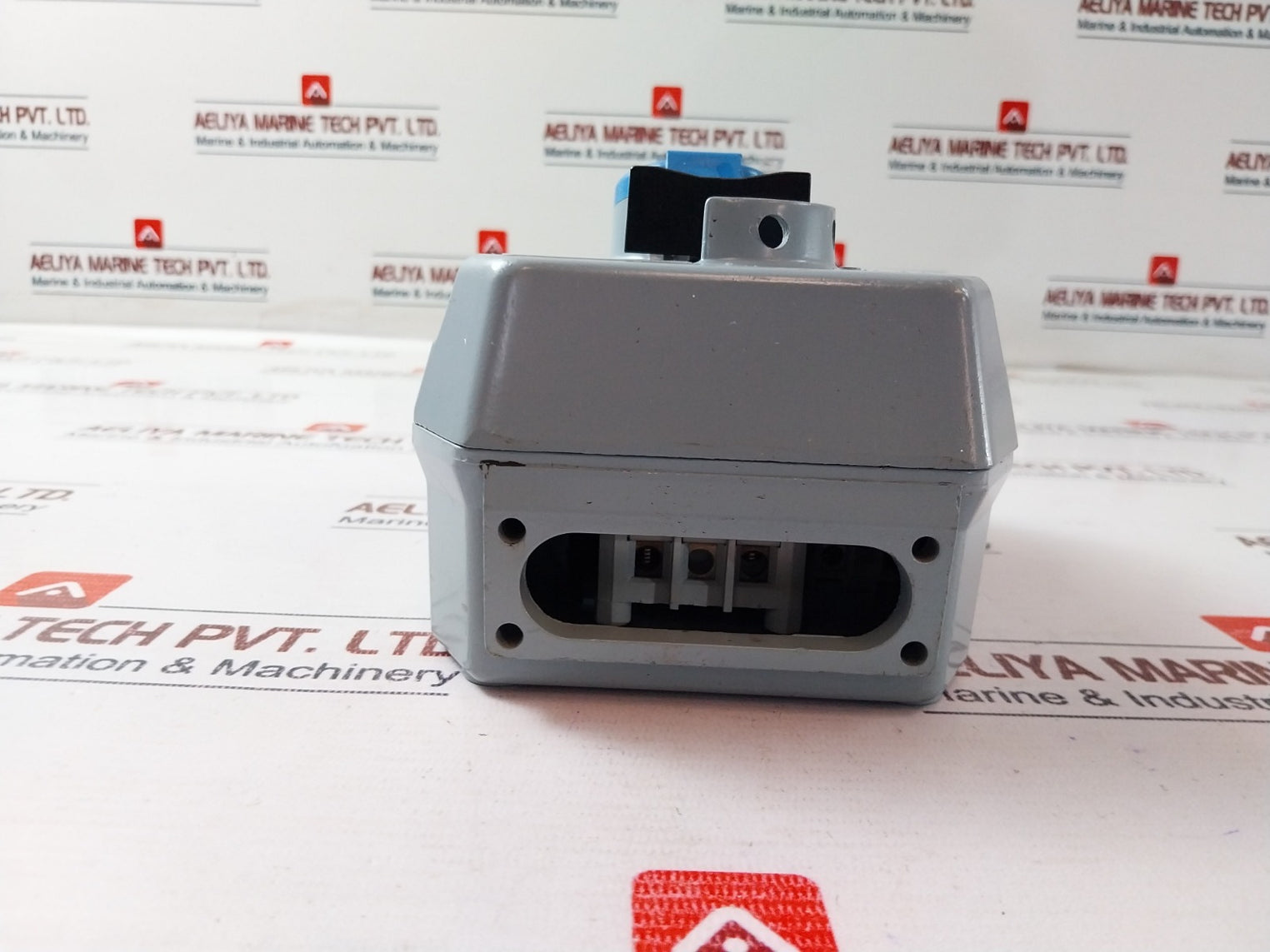 Cewe Cub 316-9 Commando Interlocked Switch Socket 220-250 Vac 16A 9H