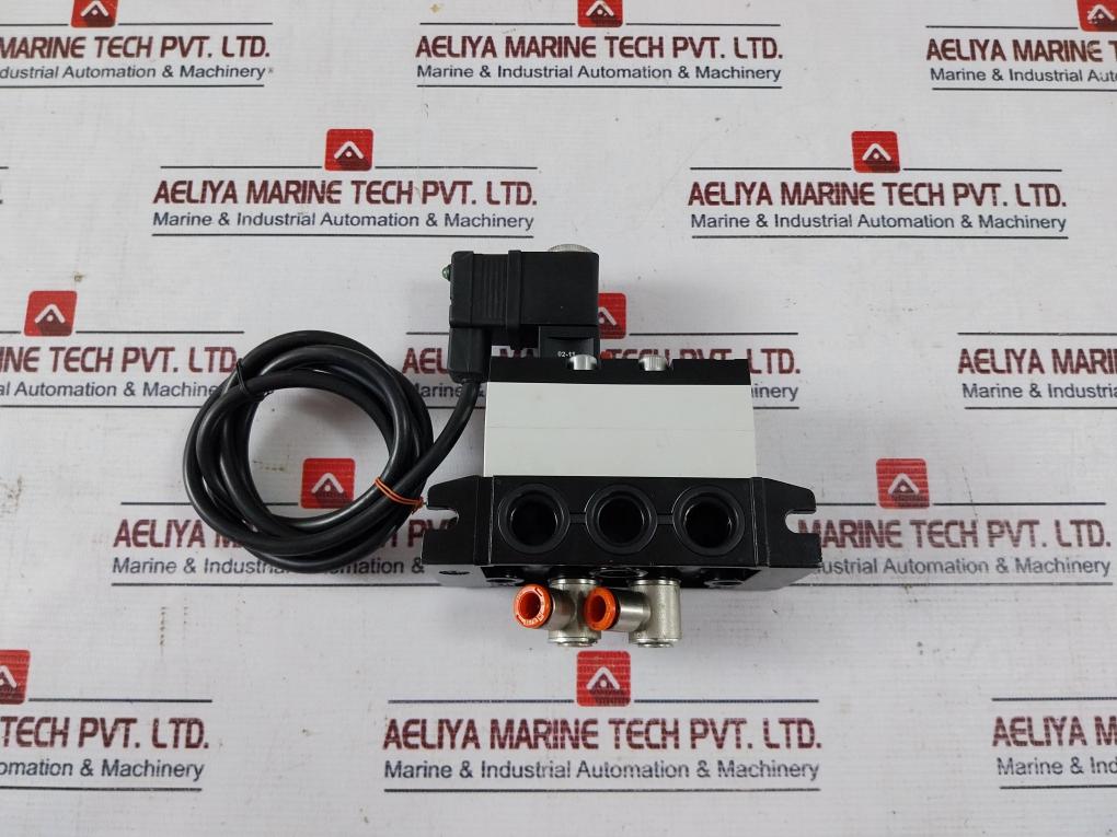 Rexroth 5812110100 Directional Pneumatic Valve 24V Dc 5W
