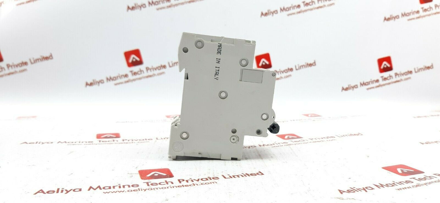 Merlin gerin multi9 c60hb b20 415v circuit breaker