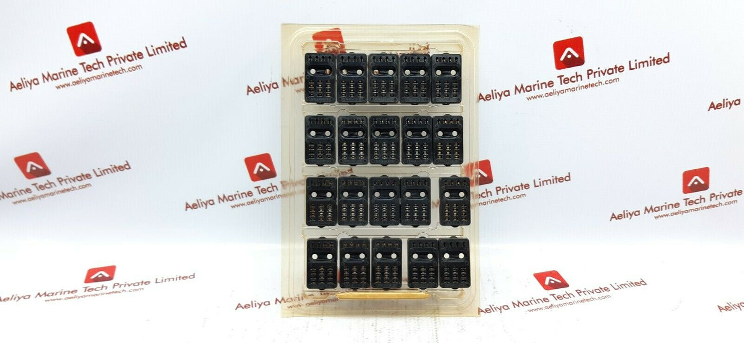 045353 socket base for solder termination