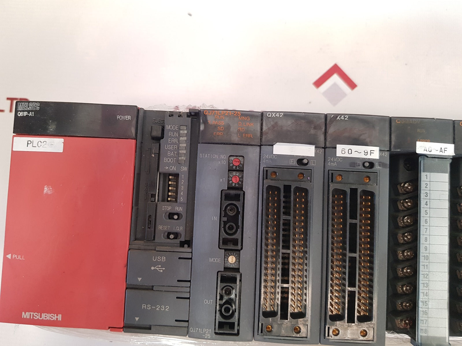Mitsubishi melsec-q q61p-a1,qj71lp21-25,qx42,q68adv,qy42p module rack