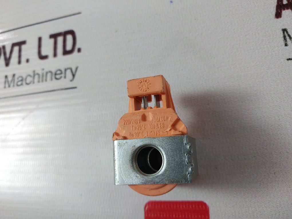220/240V Tm 25°C