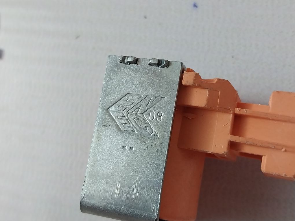 220/240V Tm 25°C
