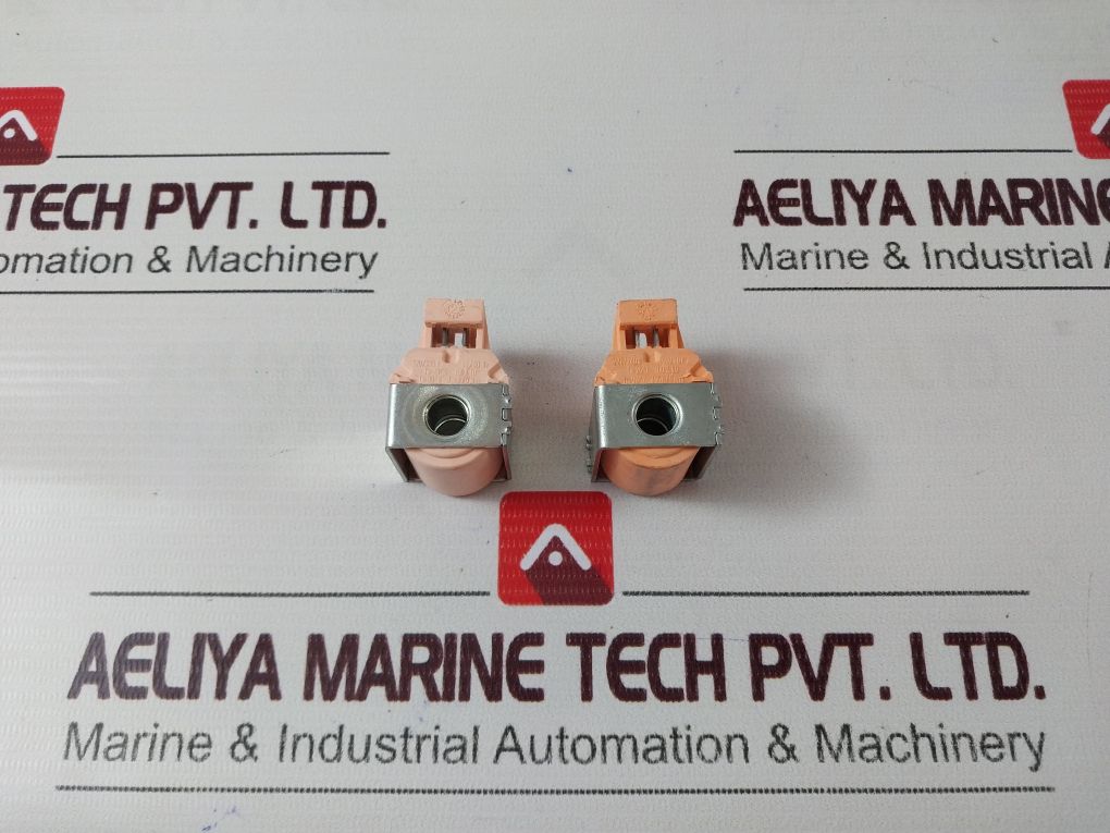 220/240V Tm 25°C