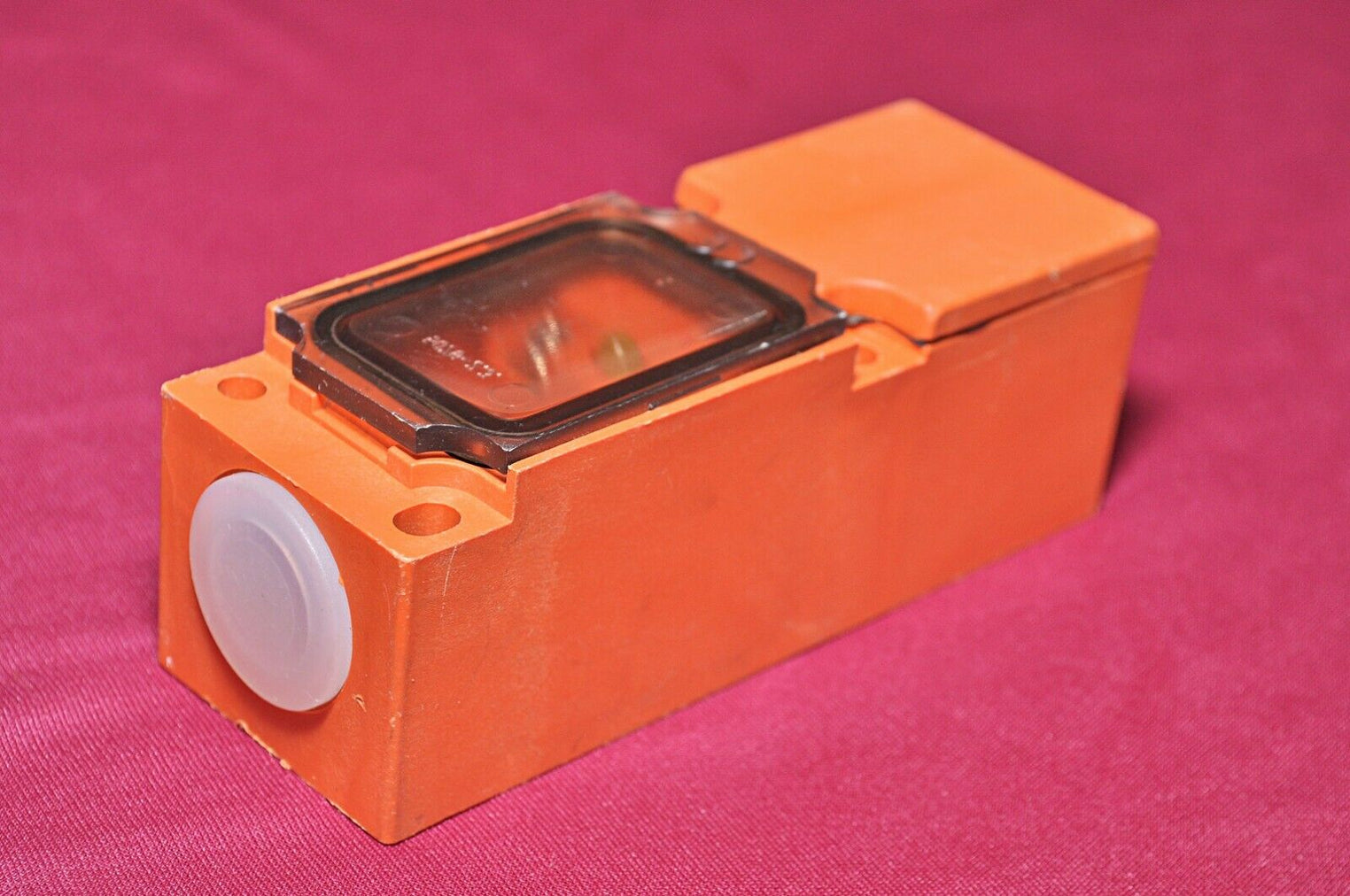 Schmersal ifl 20-333-11p-m20 inductive proximity switch