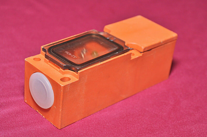 Schmersal ifl 20-333-11p-m20 inductive proximity switch