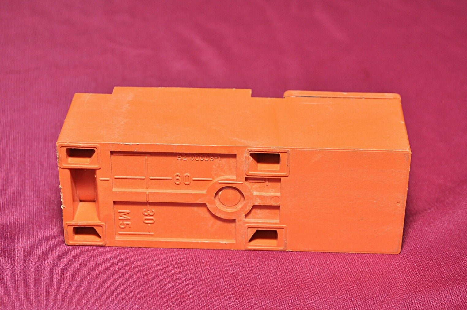 Schmersal ifl 20-333-11p-m20 inductive proximity switch