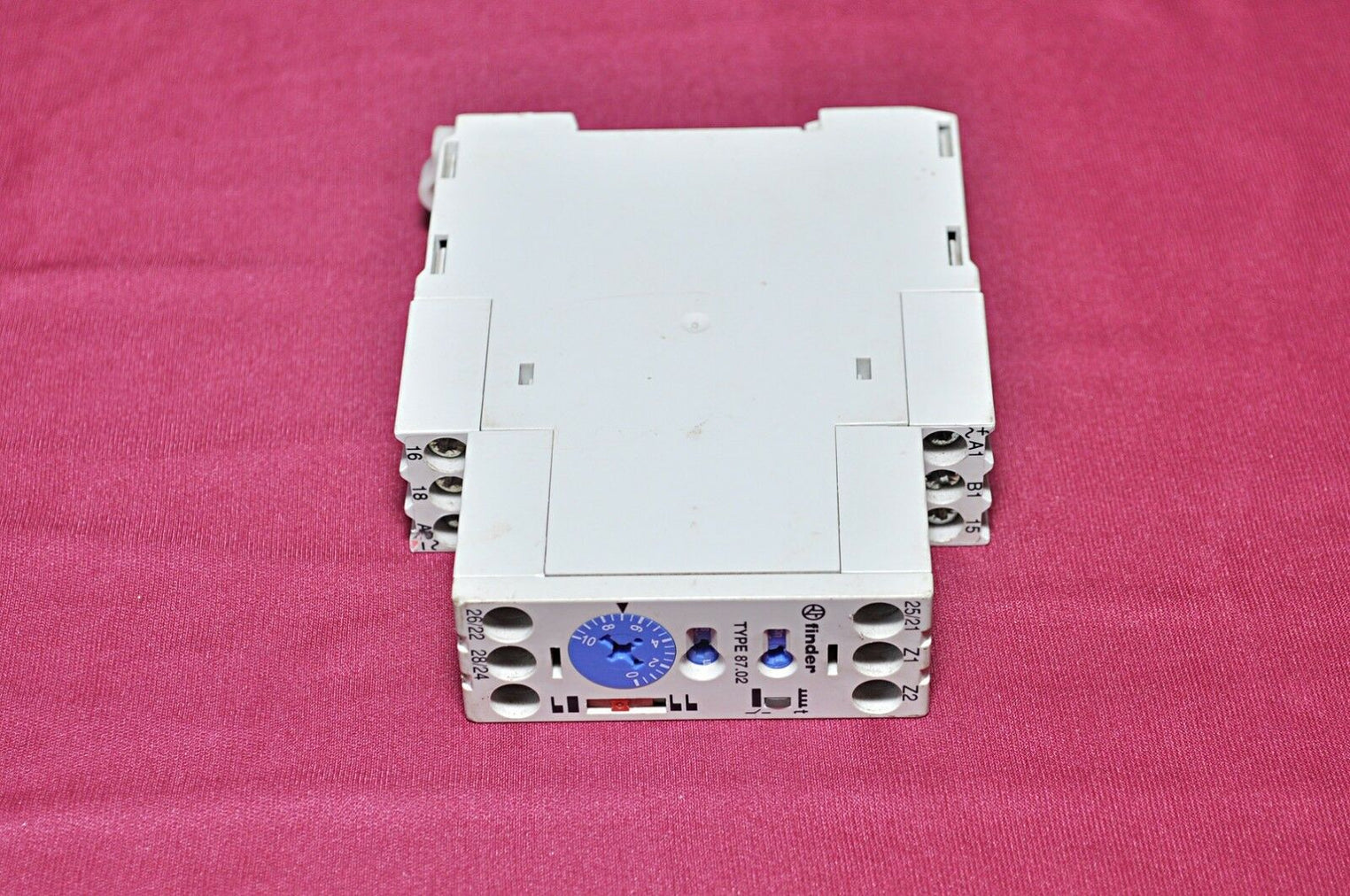Finder 87.02 ac 24...240 vac timing relay 8702 0240 0000