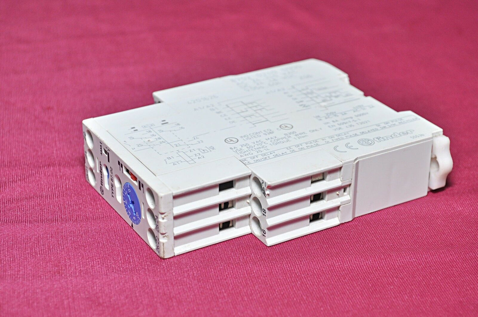 Finder 87.02 ac 24...240 vac timing relay 8702 0240 0000