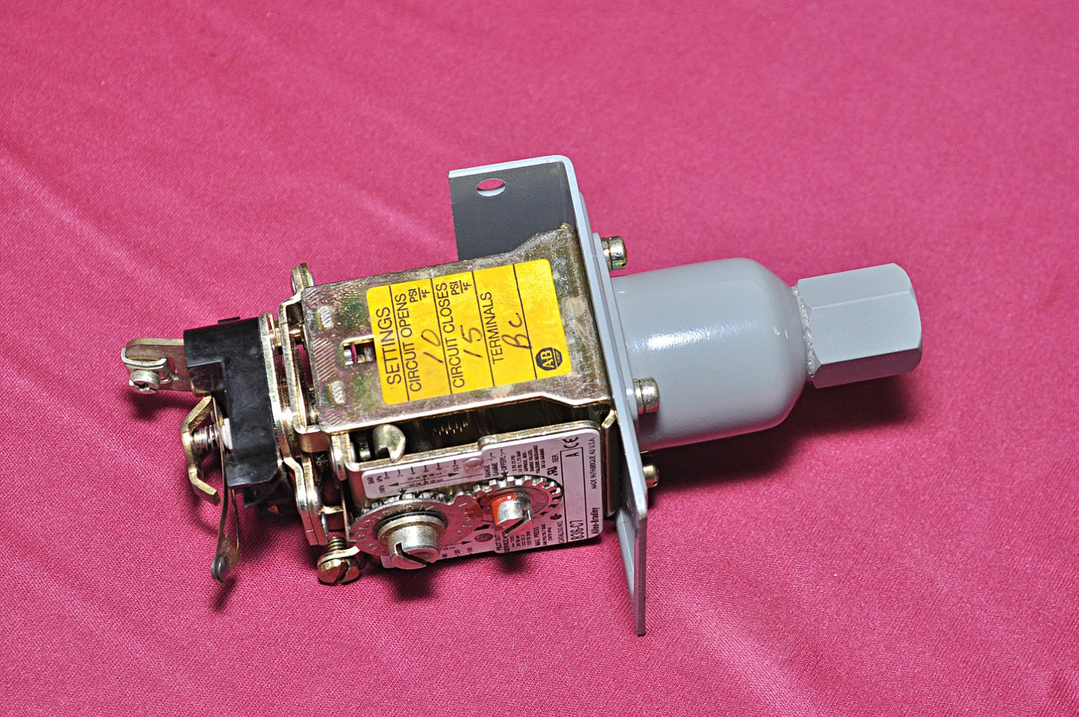 ALLEN-BRADLEY 836-C7 RANGE PRESSURE CONTROL