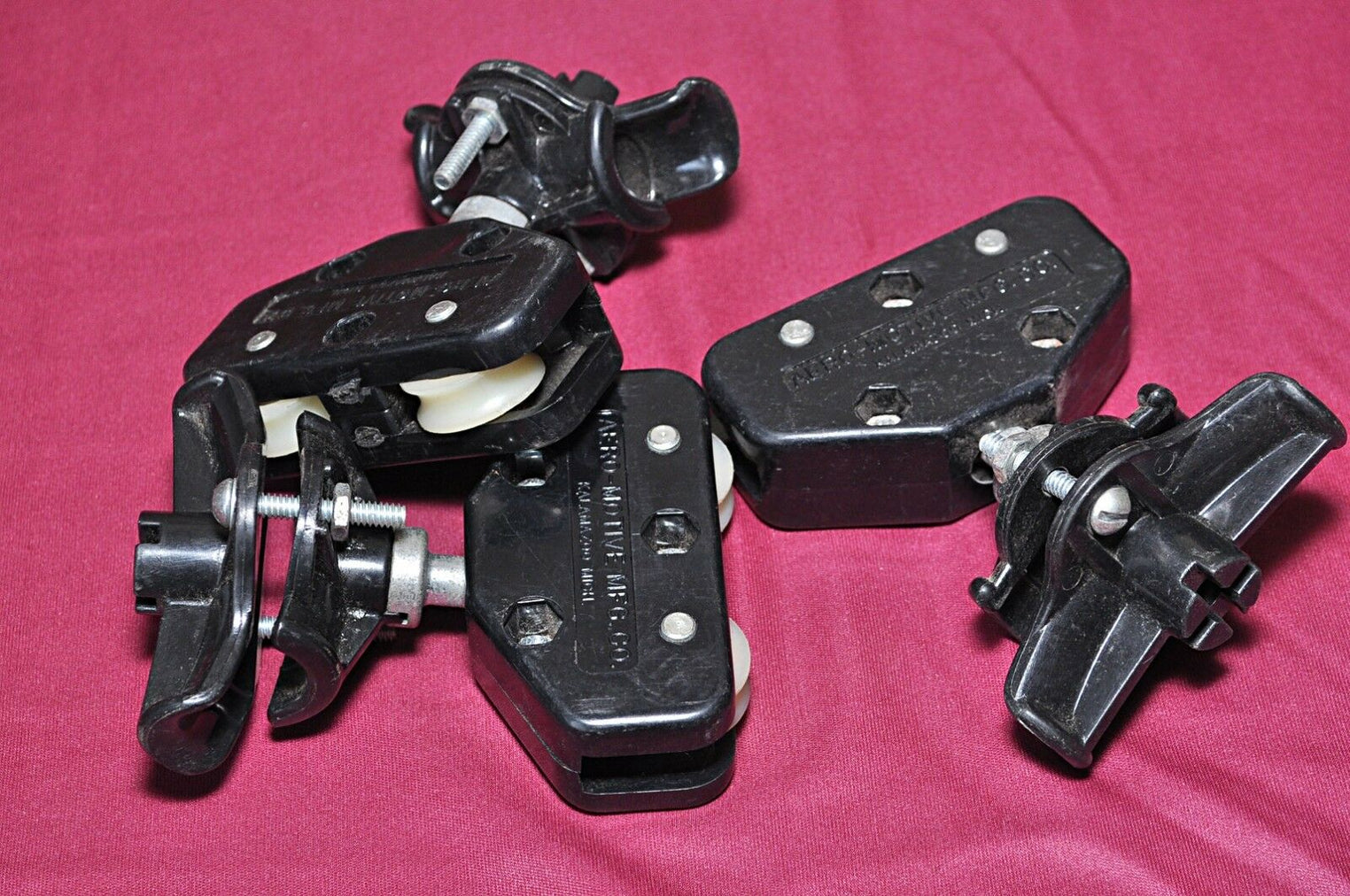 Aero-motive festoon carrier trolley