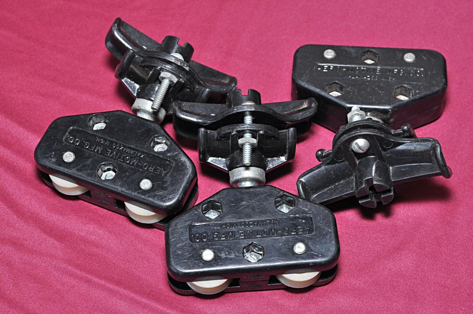 Aero-motive festoon carrier trolley