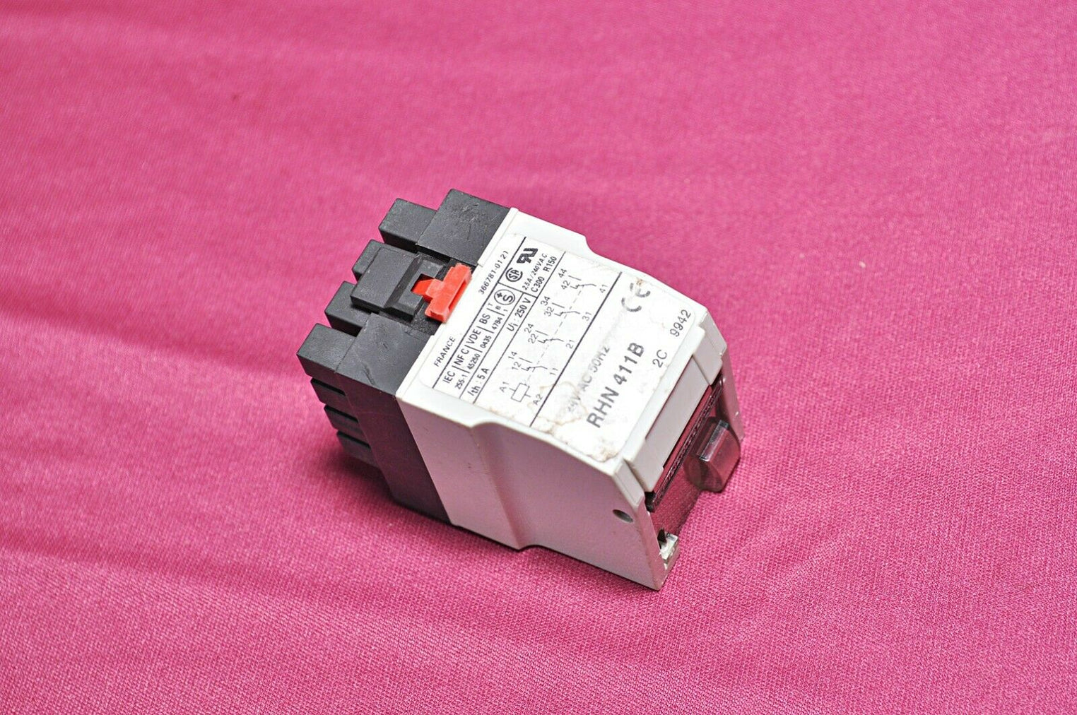 Telemecanique rhn 411b relay 24v 50hz