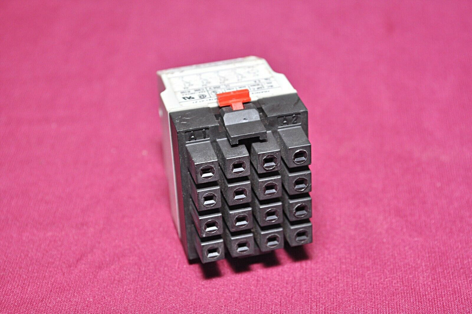 Telemecanique rhn 411b relay 24v 50hz