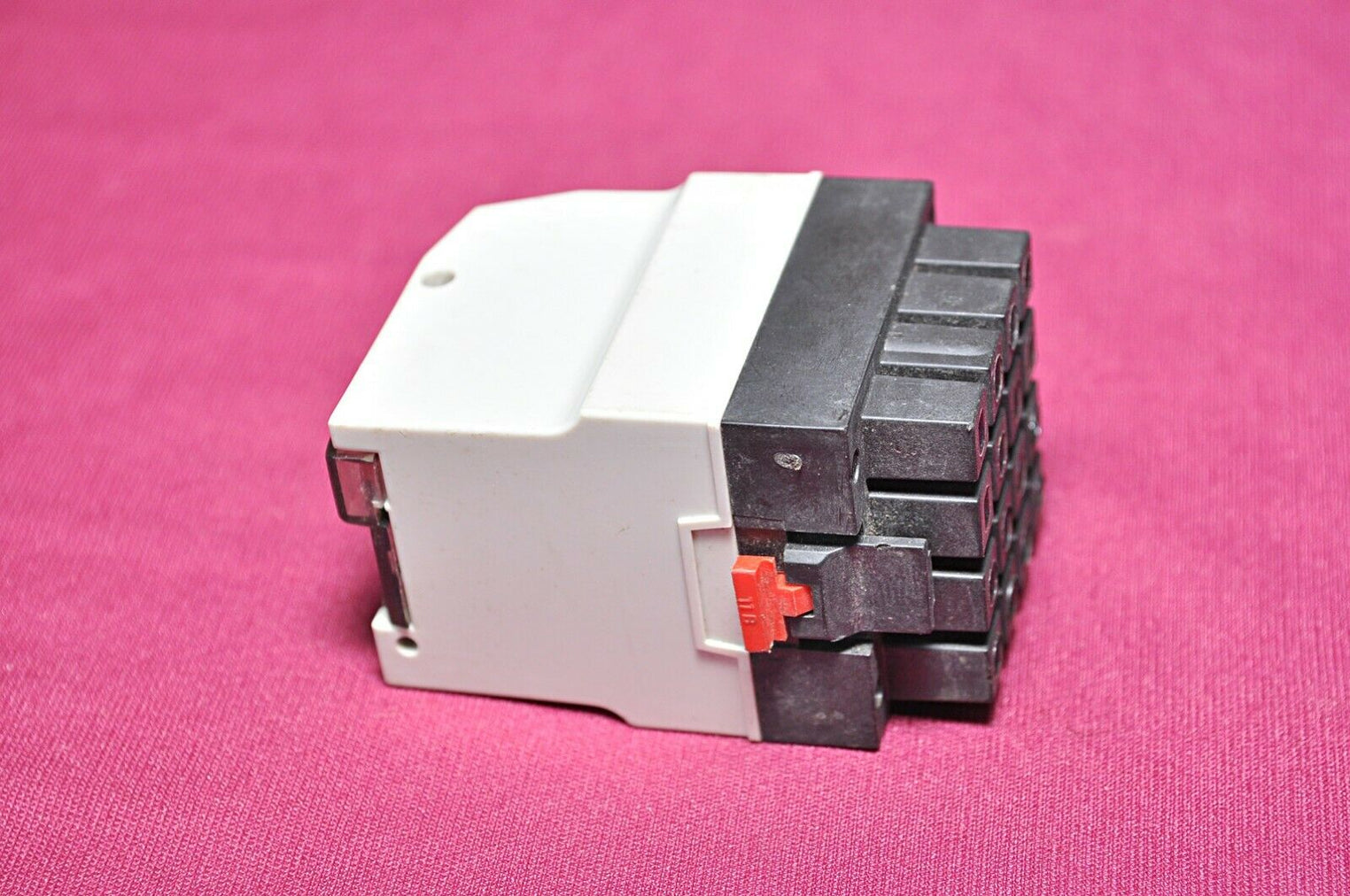 Telemecanique rhn 411b relay 24v 50hz
