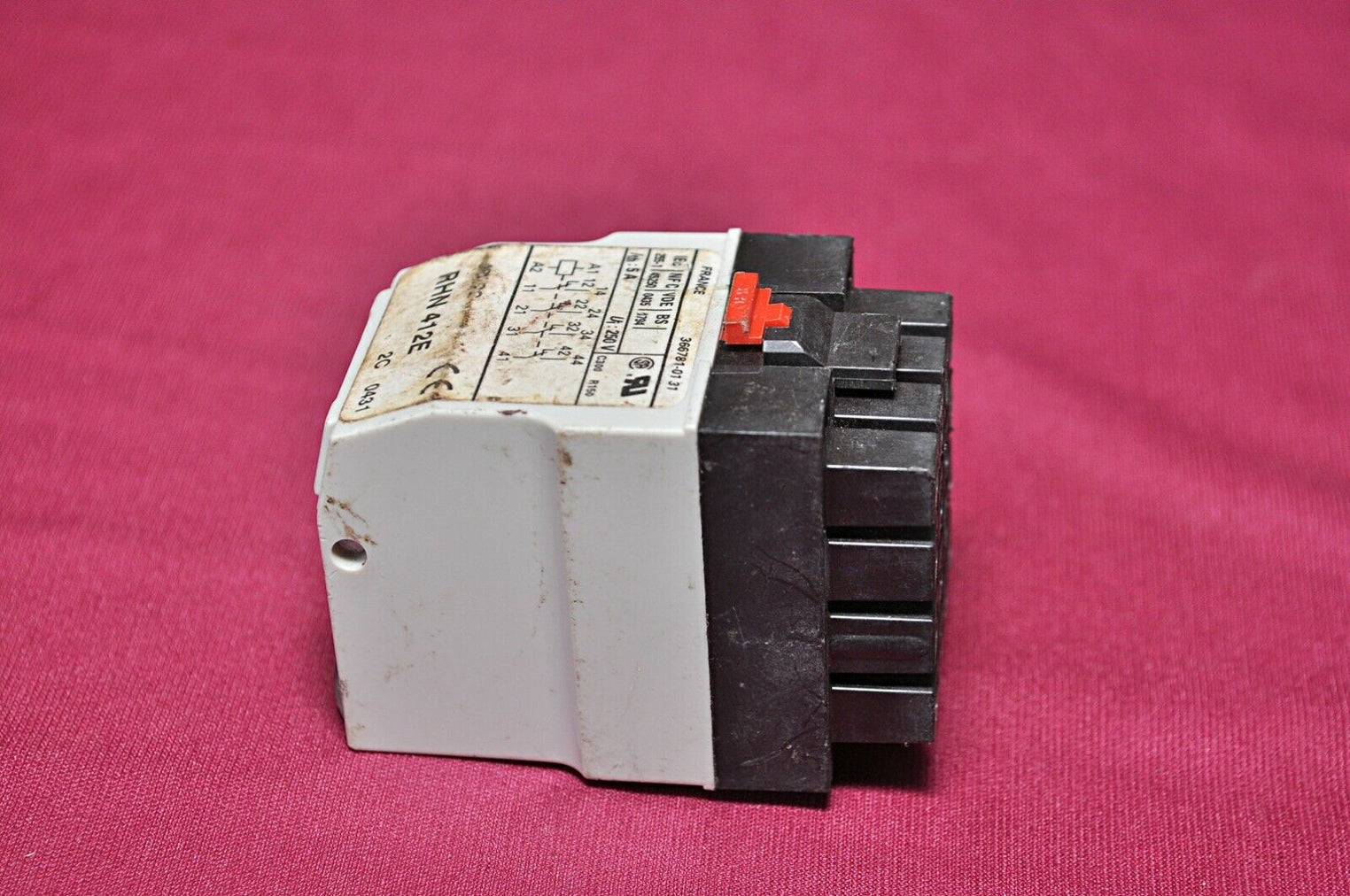 Telemecanique rhn412e relay