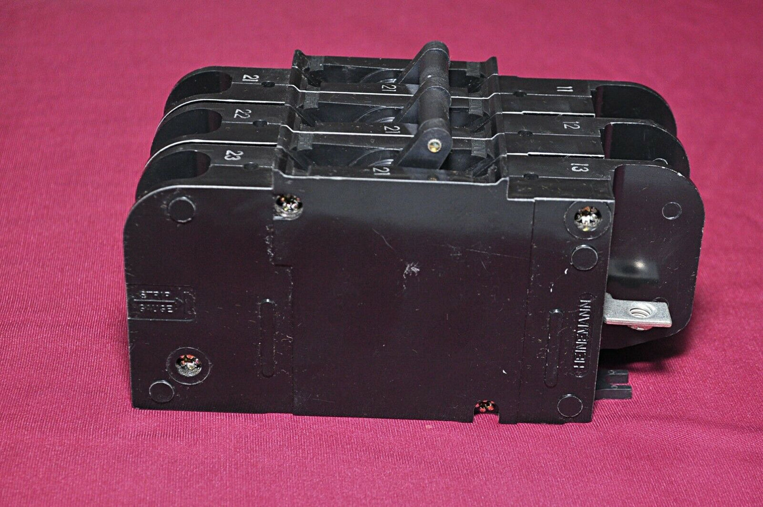 Heinemann cf3-g8-ae 3pole circuit breaker 600v 50/60hz
