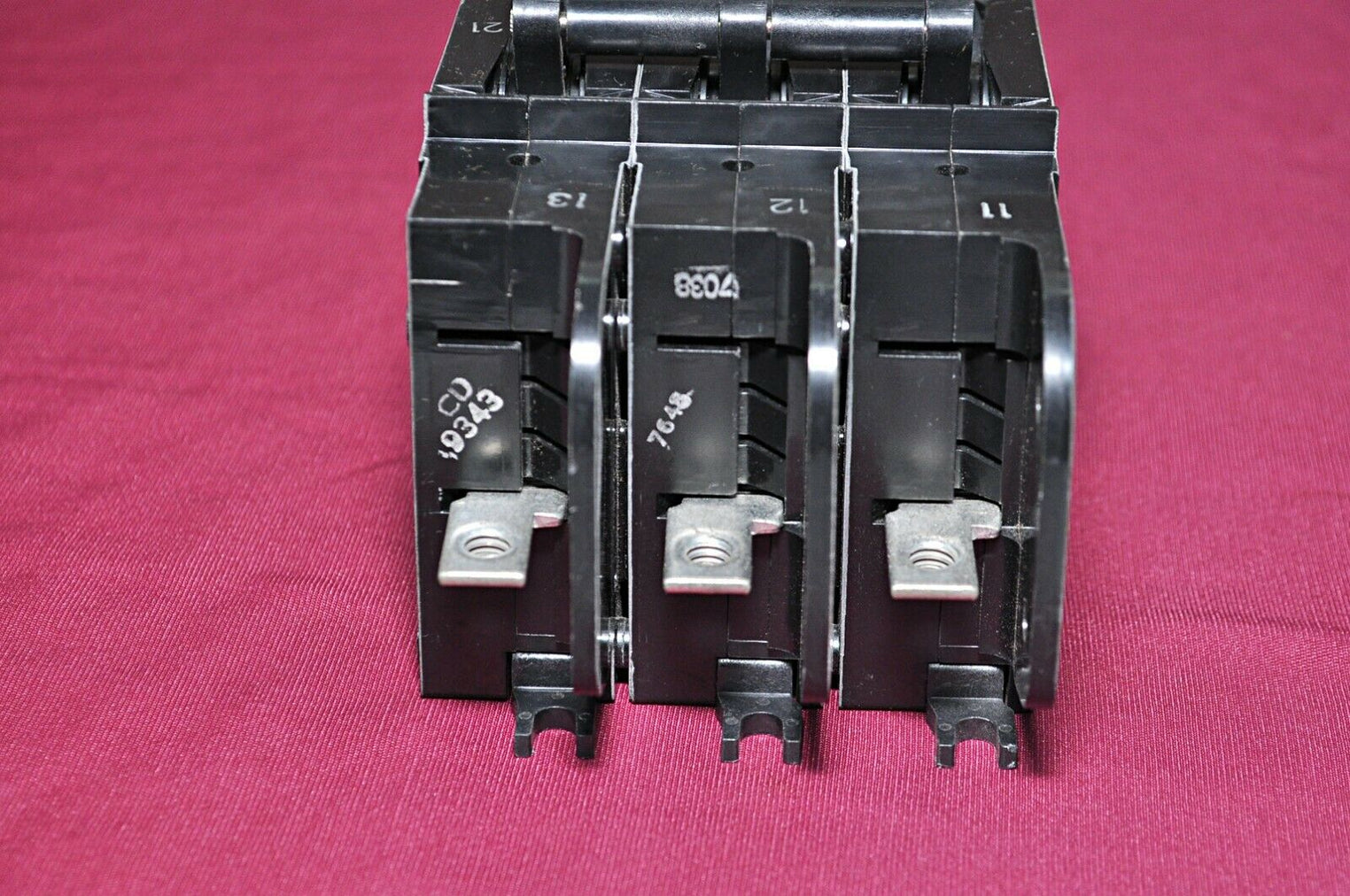 Heinemann cf3-g8-ae 3pole circuit breaker 600v 50/60hz