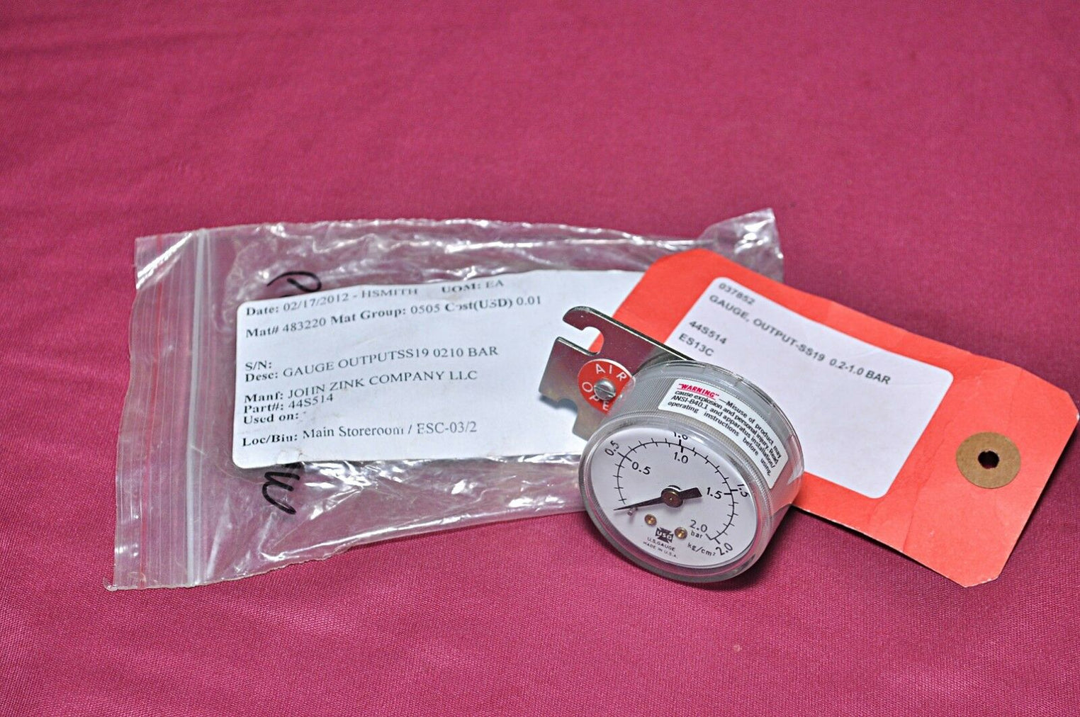 Usg pressure gauge 0.5 to 2.0 bar , kg/cm2