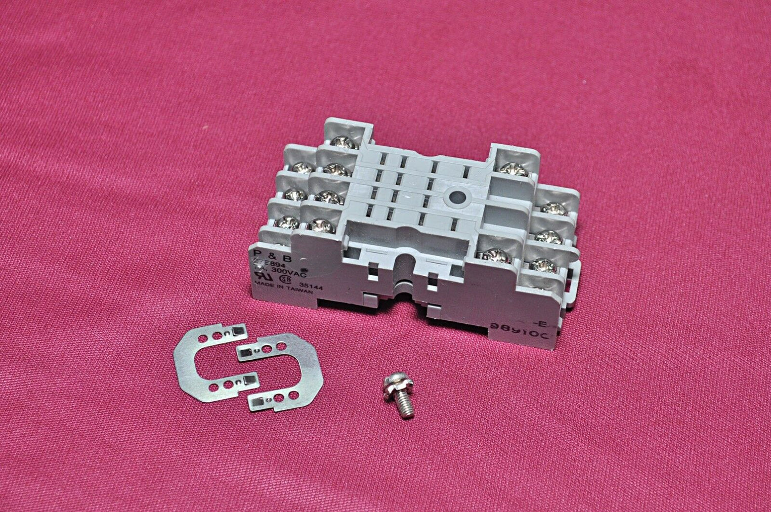 Potter and brumfield 27e894 base relay 7a 300v