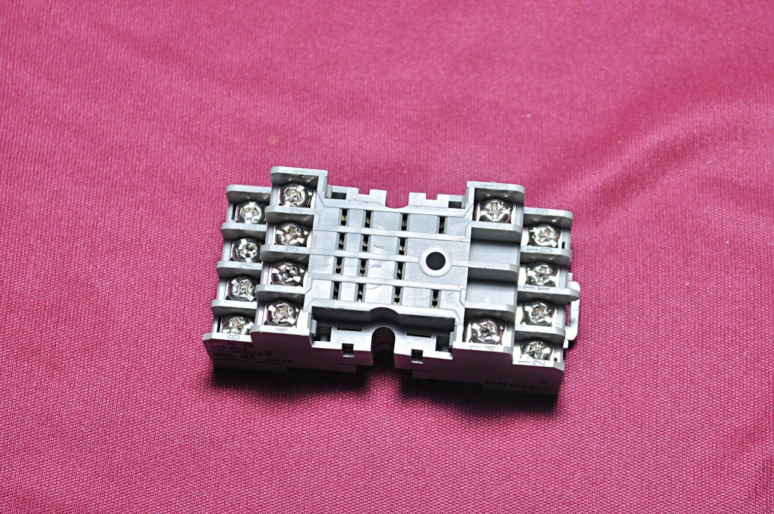 Potter and brumfield 27e894 base relay 7a 300v