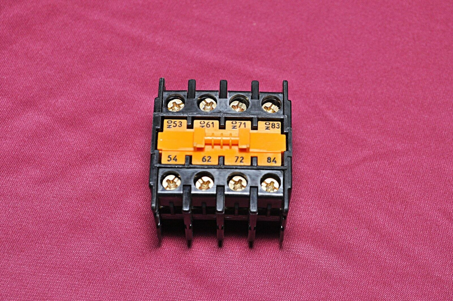 Telemecanique la1-d22 a65 auxiliary contact