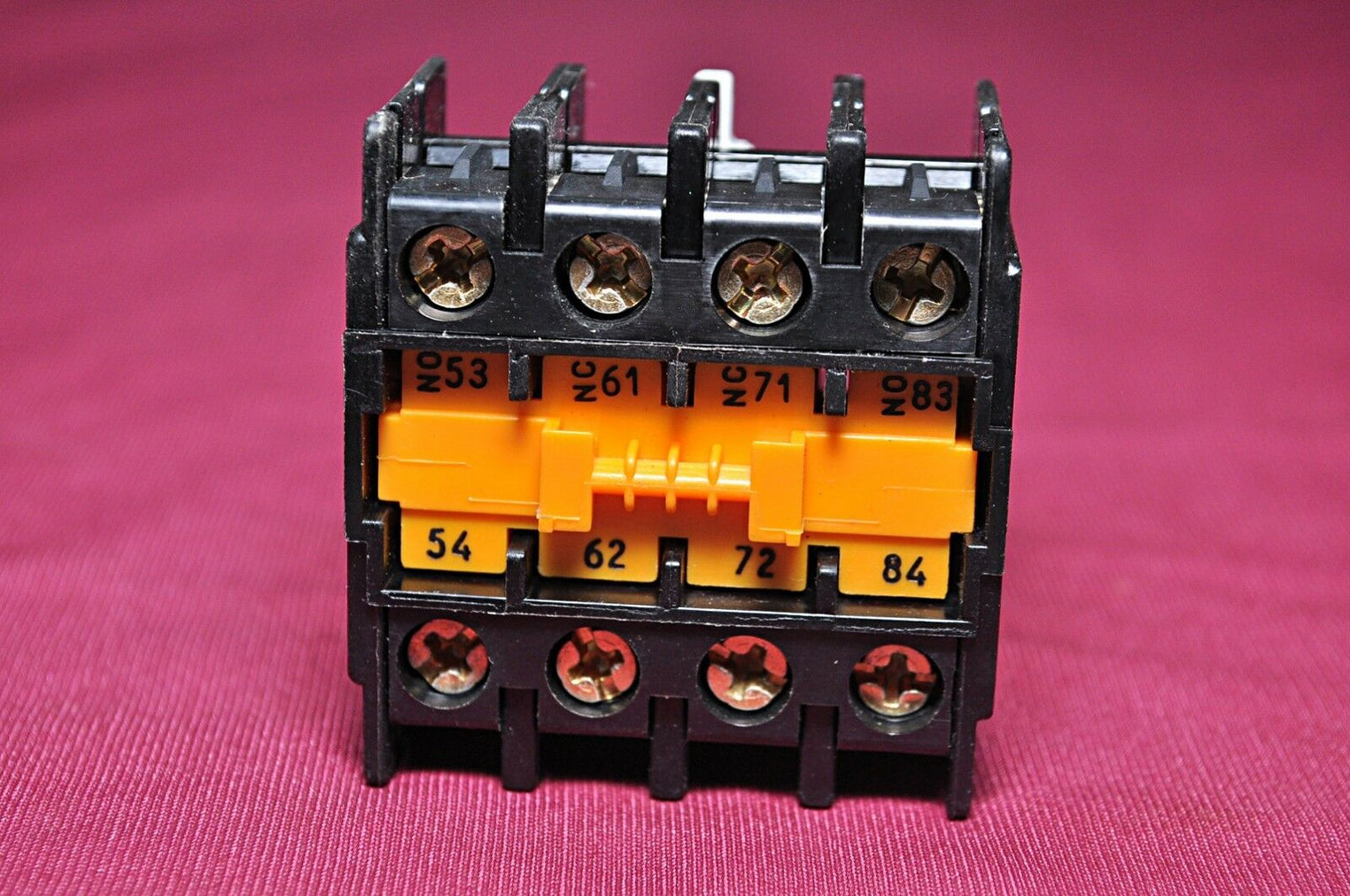 Telemecanique la1-d22 a65 auxiliary contact