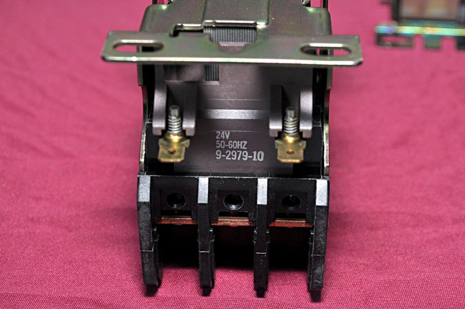 Carrier transicold 10-00304-33 contactor 24v 50-60hz