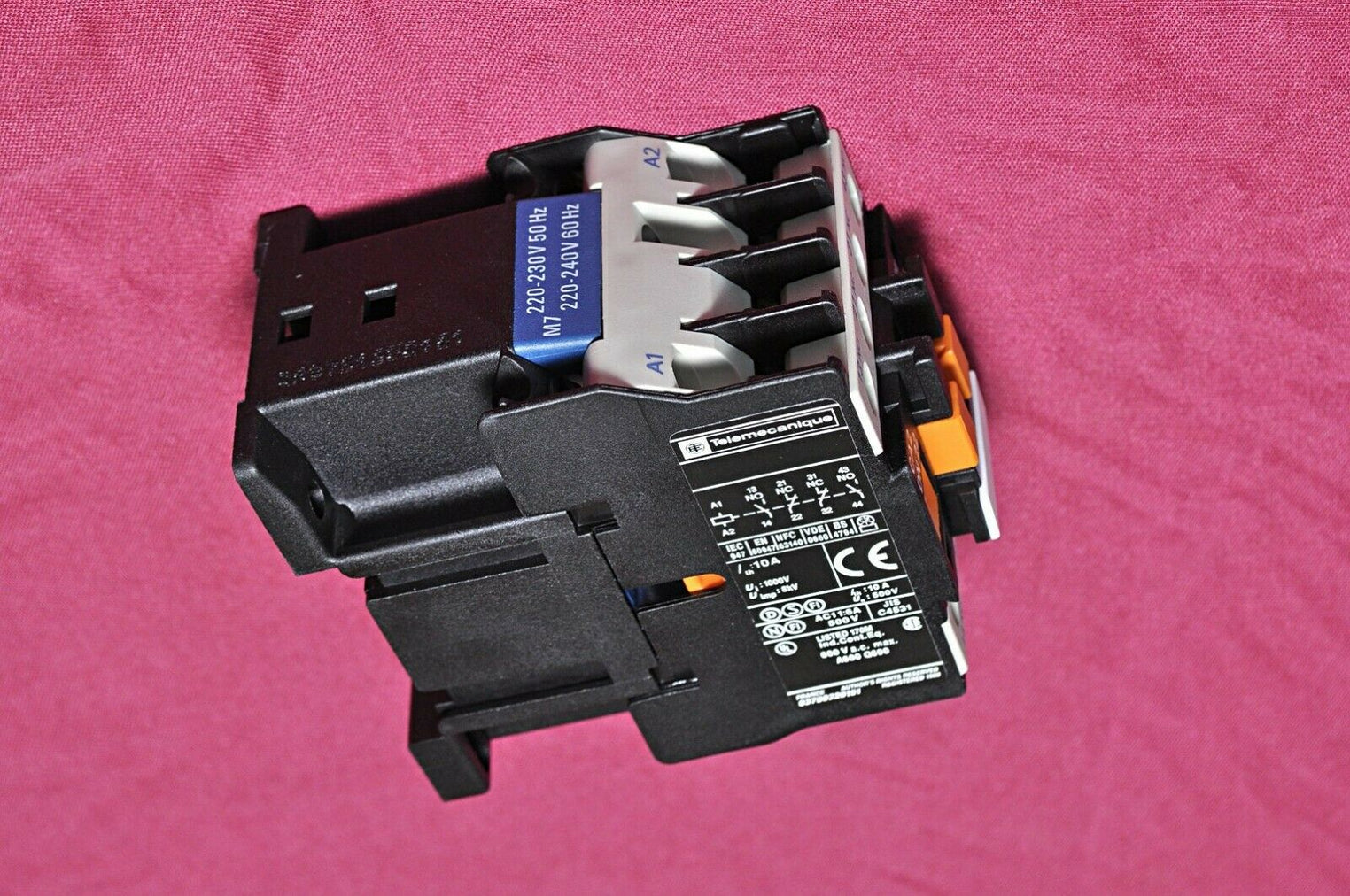 Telemecanique ca2-dn22 control relay 200-230v/220-240v 50/60hz