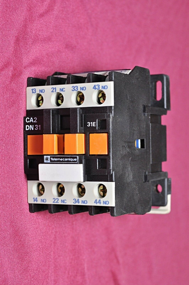 Telemecanique ca2dn31m7 control relay