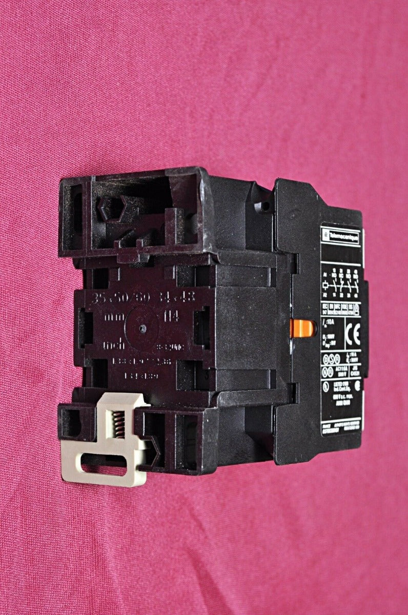 Telemecanique ca2dn31m7 control relay