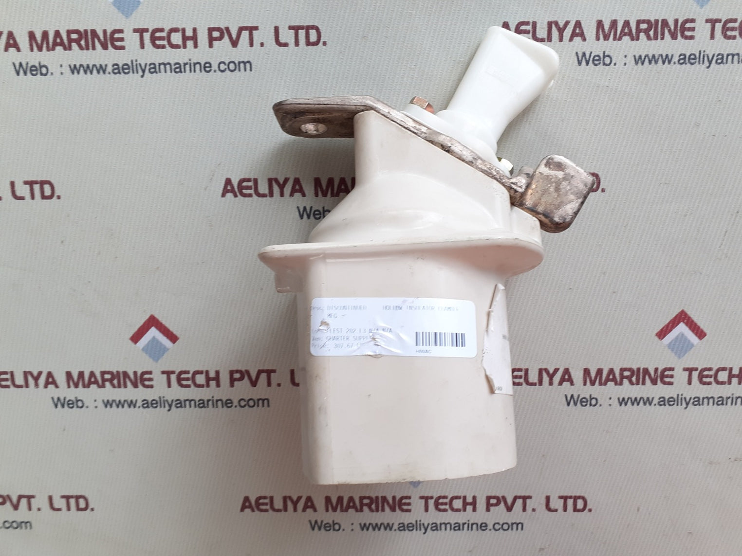 Hollow insulator chamber 202-l3