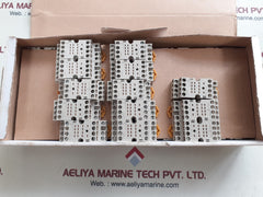 Set of 19x Omron pyf-14a-n socket 