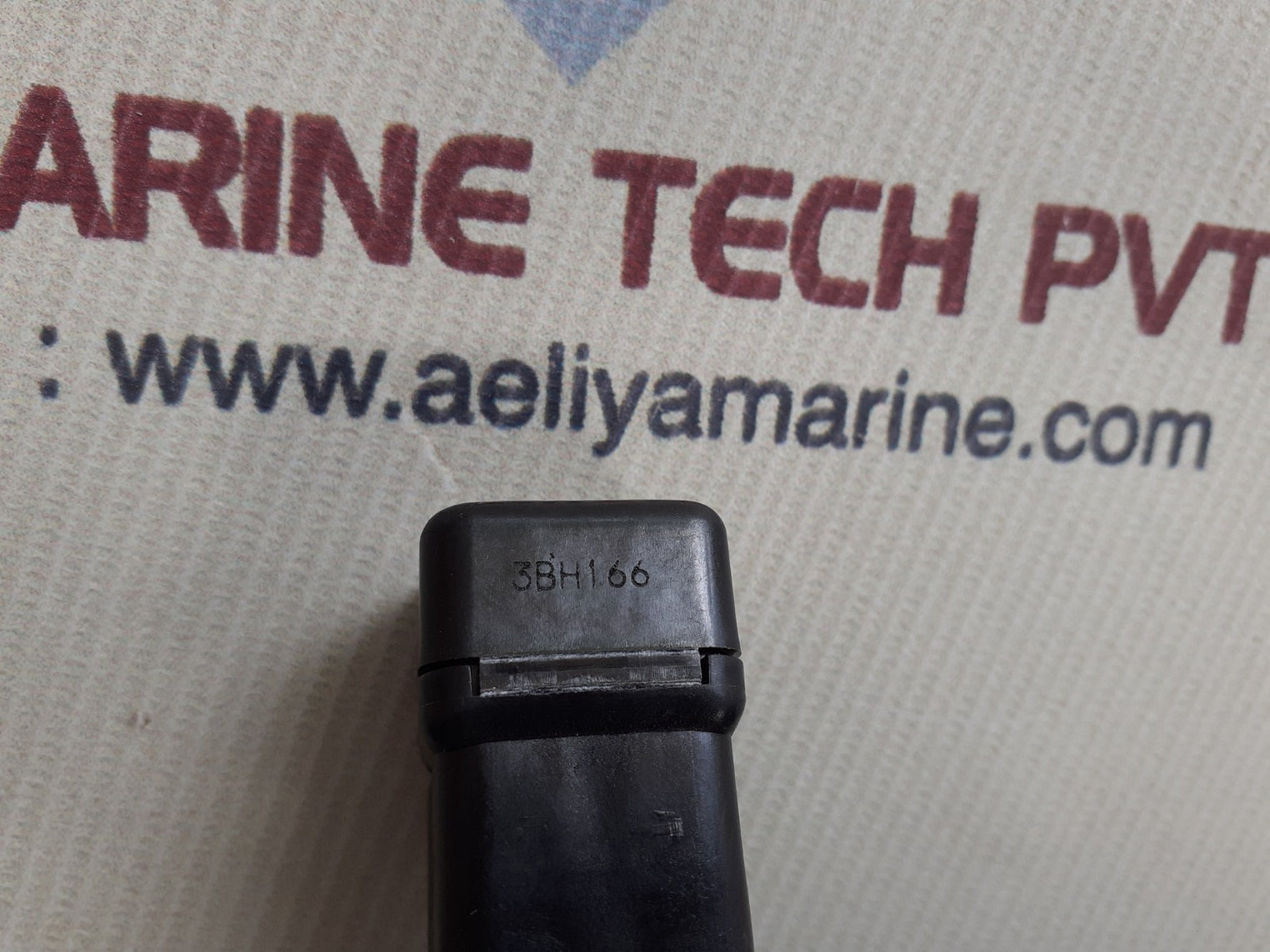 Toyota 24060-40530-71 fuse holder 