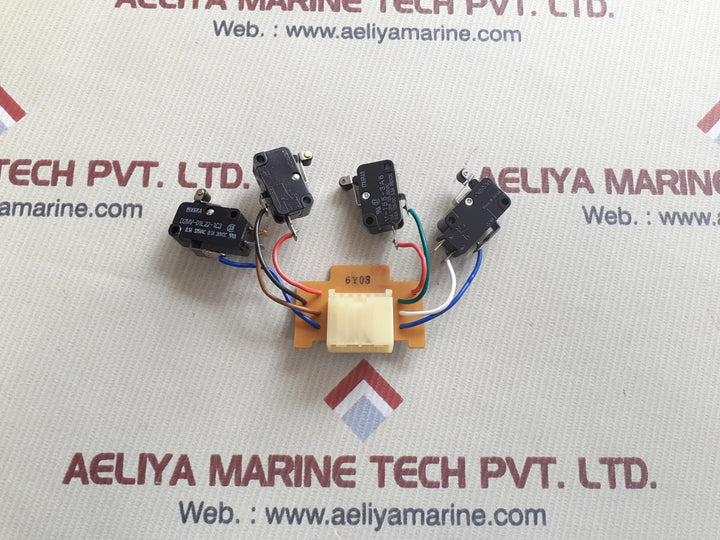 Toyota 33622-13500-71 switch