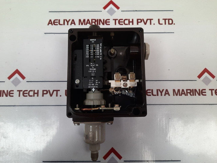 Danfoss rt5 pressure switch 17-5250 