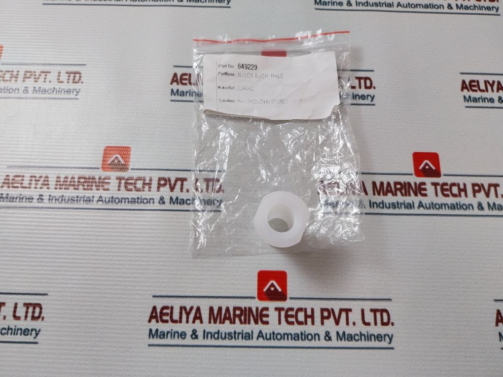 324042 Nylon Bush, Male