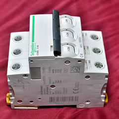 Schneider electronic ic60h c4a circuit breaker