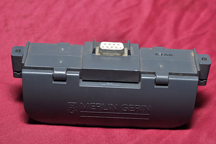 Merlin Gerin 9913 connector