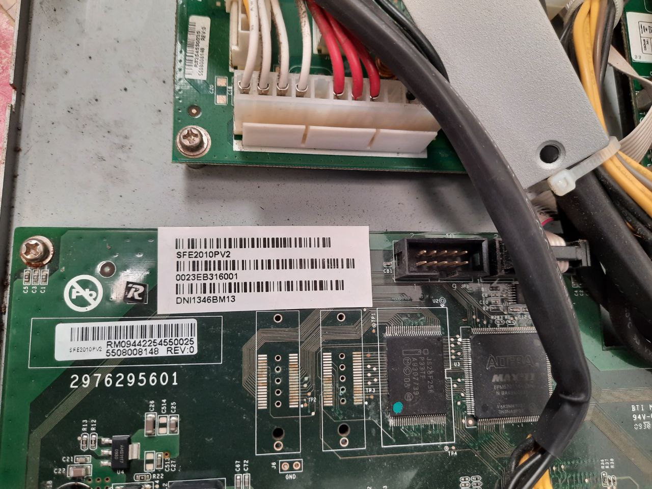 Cisco sfe2000p 24-port 10/100 ethernet switch with poe sfe2010p