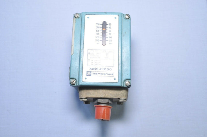 Telemecanique xm9-fb100 temperature switch 600v