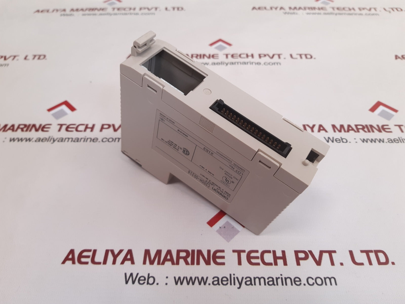 Omron c200h-0d218 output unit