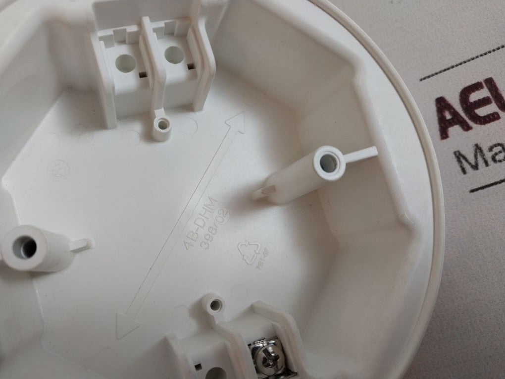 4B-dhm Deckhead Mounting Base 398/02