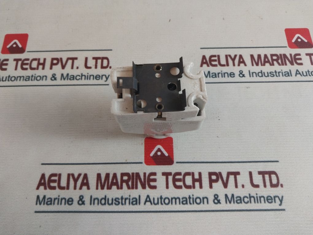 5A 500V Fuse Base 2714