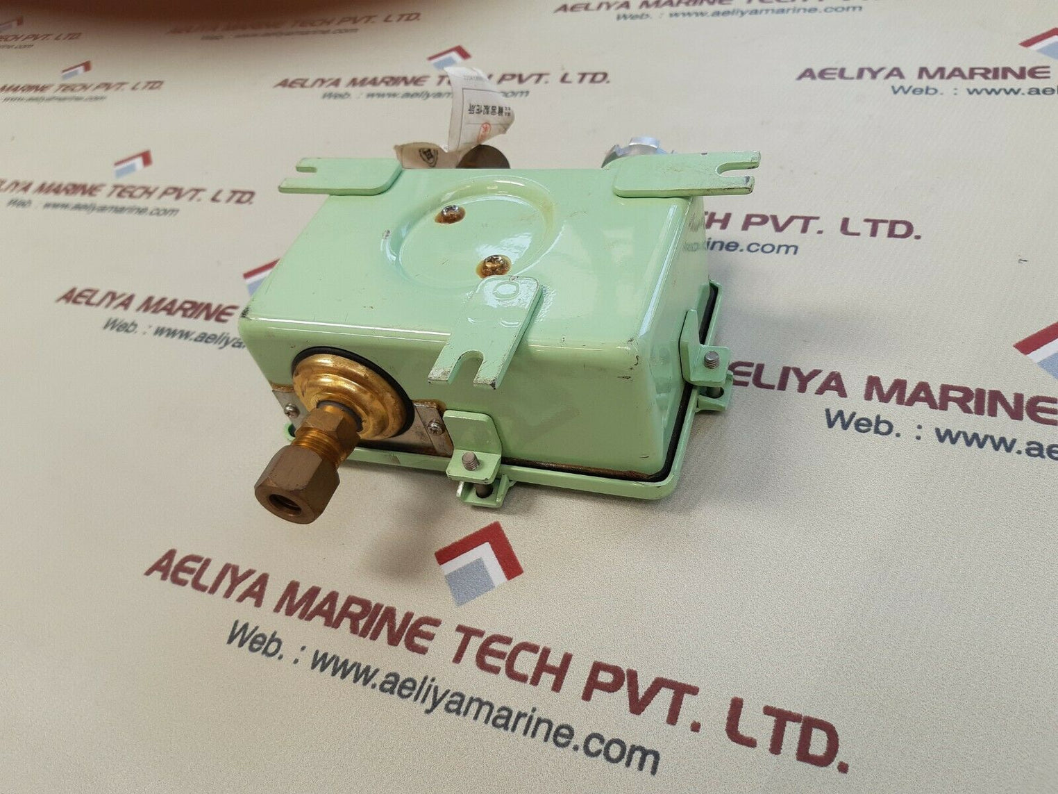 Saginomiya yns-c102wkq pressure controls