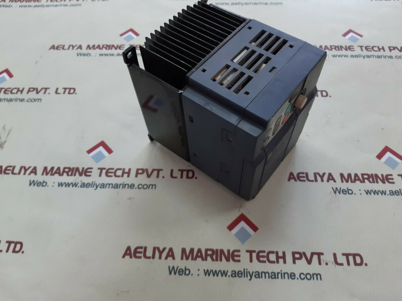 Fuji electric frenic-mini frn0004c2s-4a drive