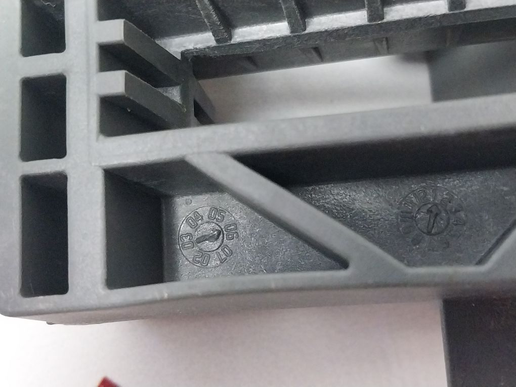 Abb 64616781 Insulating Support