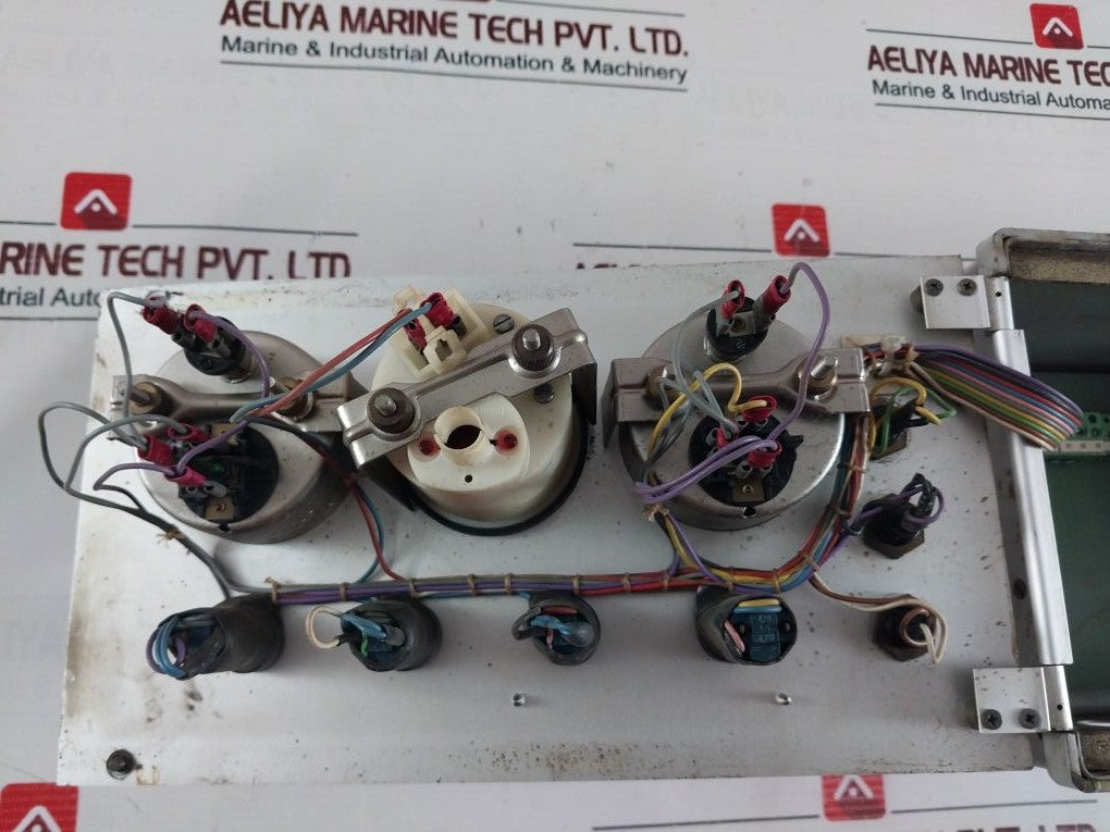 Volvo Penta Type 2700 Engine Controller 0-10 Kg/Cm2 0-150 Psi