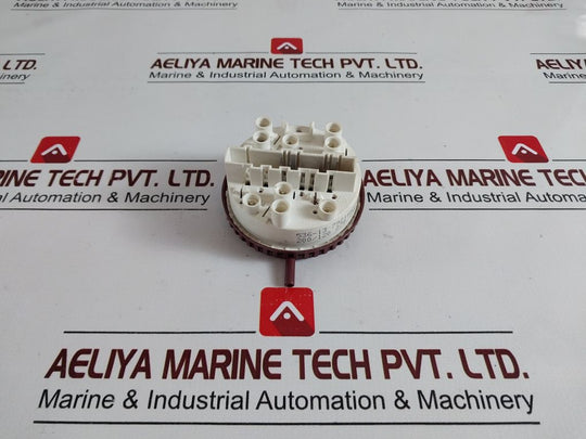 792166-4718859-12 12 Hp 125250V